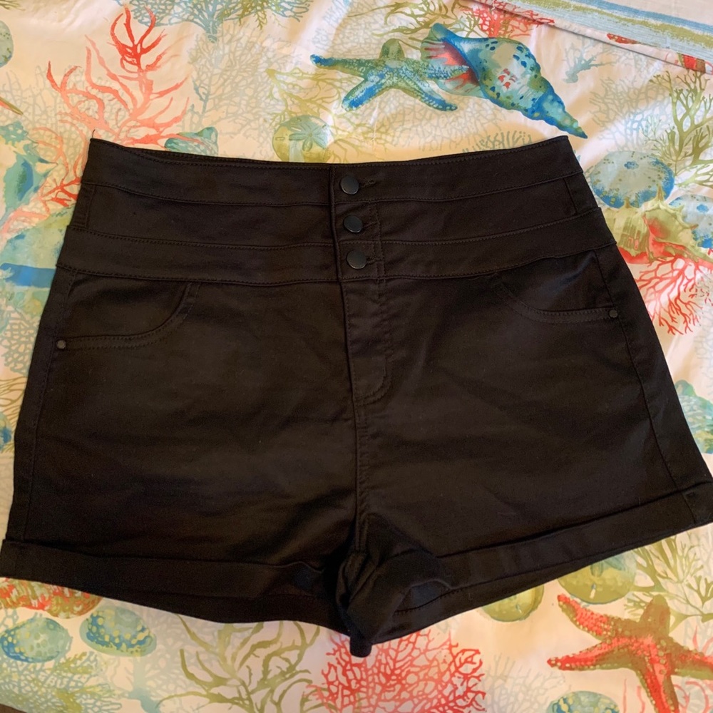 Tinseltown High Waisted Black Shorts 🖤